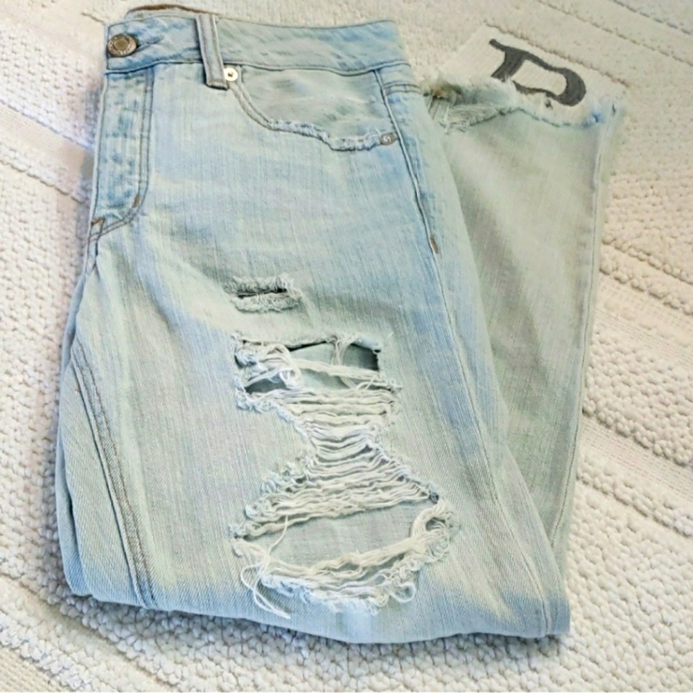 AMERICAN EAGLE Distressed Light Blue Jeans Size 2